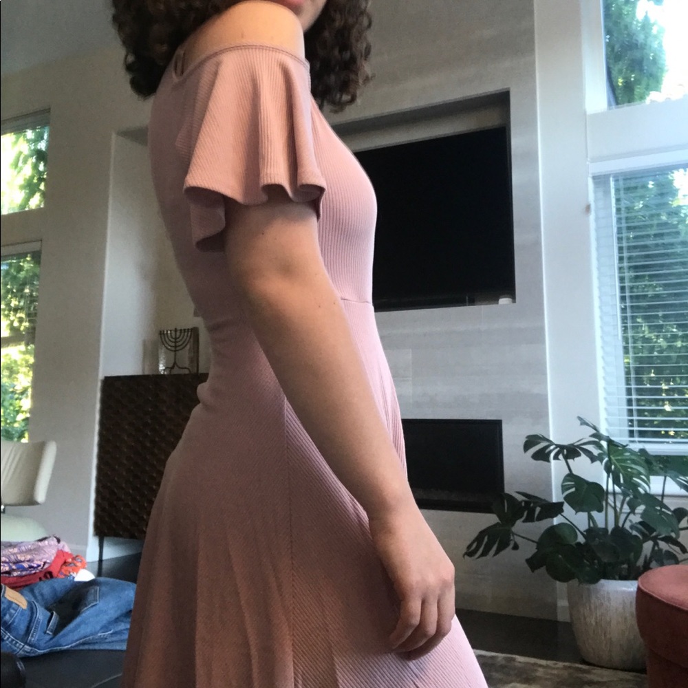 Soprano off-shoulder flutter-sleeve dress (S)